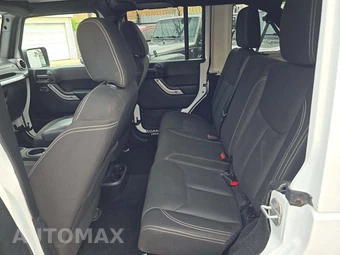 2016 Jeep Wrangler Unlimited Sahara - miniatura 13