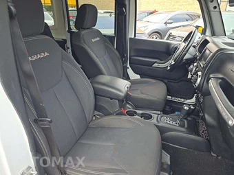 2016 Jeep Wrangler Unlimited Sahara - miniatura 18