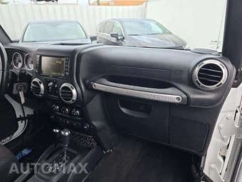 2016 Jeep Wrangler Unlimited Sahara - miniatura 19