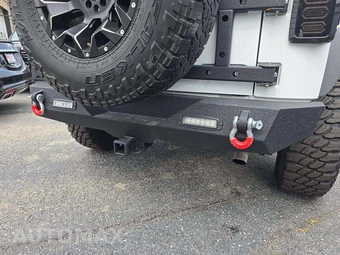 2016 Jeep Wrangler Unlimited Sahara - miniatura 24