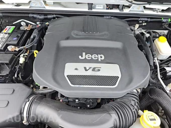 2016 Jeep Wrangler Unlimited Sahara - miniatura 25