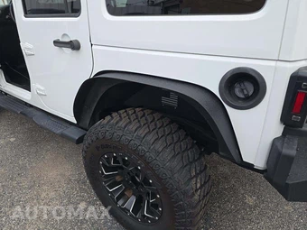 2016 Jeep Wrangler Unlimited Sahara - miniatura 28
