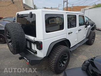2016 Jeep Wrangler Unlimited Sahara - miniatura 3