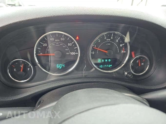 2016 Jeep Wrangler Unlimited Sahara - miniatura 9
