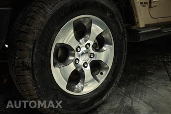 2016 Jeep Wrangler Unlimited Sahara - miniatura 3