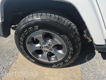 2016 Jeep Wrangler Unlimited Sahara - miniatura 10