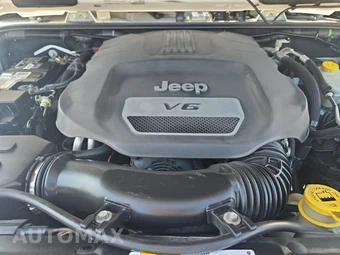 2016 Jeep Wrangler Unlimited Sahara - miniatura 18