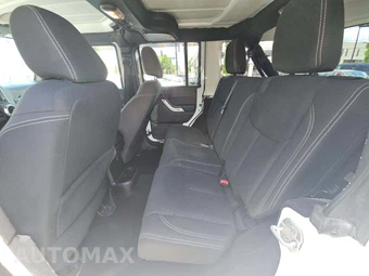 2016 Jeep Wrangler Unlimited Sahara - miniatura 13