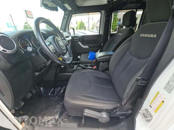 2016 Jeep Wrangler Unlimited Sahara - miniatura 6