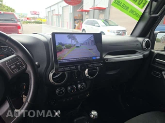 2016 Jeep Wrangler Unlimited Sahara - miniatura 10