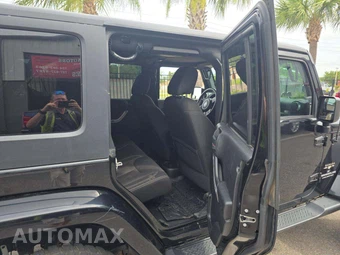 2016 Jeep Wrangler Unlimited Sahara - miniatura 16