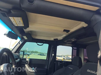 2016 Jeep Wrangler Unlimited Sahara - miniatura 17