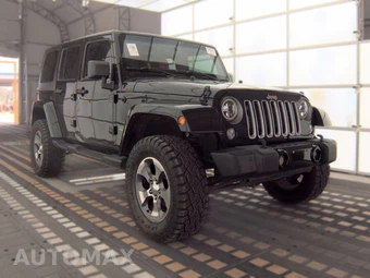 2016 Jeep Wrangler Unlimited Sahara - miniatura 3