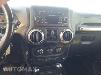 2016 Jeep Wrangler Unlimited Sahara - miniatura 11