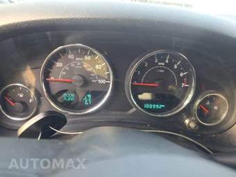 2016 Jeep Wrangler Unlimited Sahara - miniatura 12