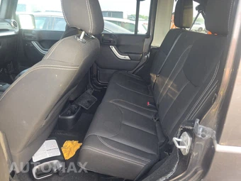 2016 Jeep Wrangler Unlimited Sahara - miniatura 13