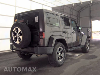 2016 Jeep Wrangler Unlimited Sahara - miniatura 4