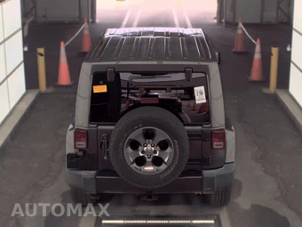 2016 Jeep Wrangler Unlimited Sahara - miniatura 5