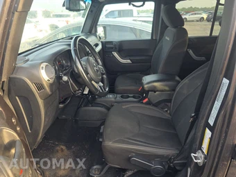 2016 Jeep Wrangler Unlimited Sahara - miniatura 7