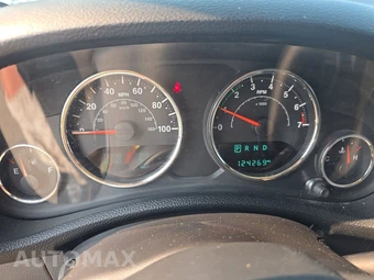 2016 Jeep Wrangler Unlimited Sahara - miniatura 12