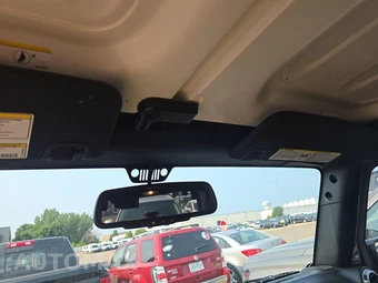 2016 Jeep Wrangler Unlimited Sahara - miniatura 18