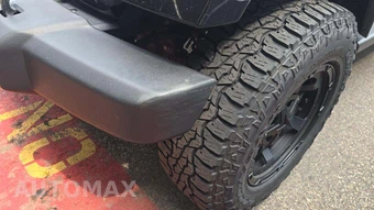 2016 Jeep Wrangler Unlimited Sahara - miniatura 34