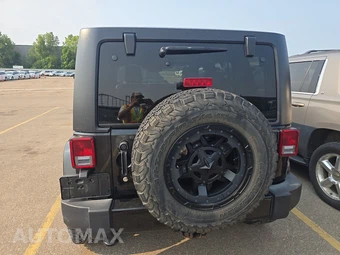 2016 Jeep Wrangler Unlimited Sahara - miniatura 5