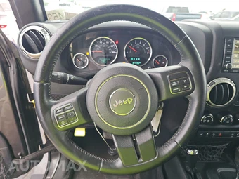 2016 Jeep Wrangler Unlimited Sahara - miniatura 10