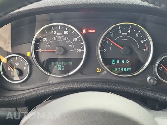 2016 Jeep Wrangler Unlimited Sahara - miniatura 12