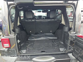 2016 Jeep Wrangler Unlimited Sahara - miniatura 17