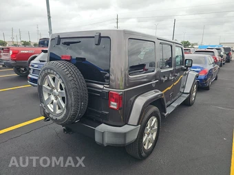 2016 Jeep Wrangler Unlimited Sahara - miniatura 4