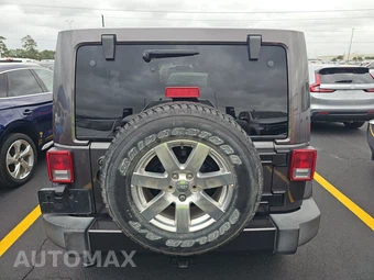 2016 Jeep Wrangler Unlimited Sahara - miniatura 5