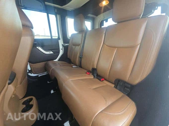 2016 Jeep Wrangler Unlimited Sahara - miniatura 10