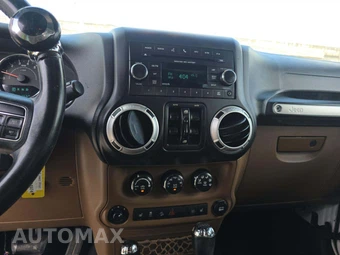 2016 Jeep Wrangler Unlimited Sahara - miniatura 7