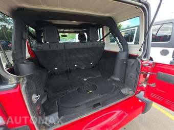 2016 Jeep Wrangler Unlimited Sahara - miniatura 11