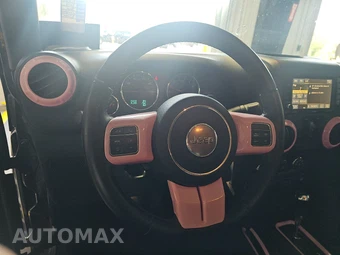 2016 Jeep Wrangler Unlimited Sahara - miniatura 10