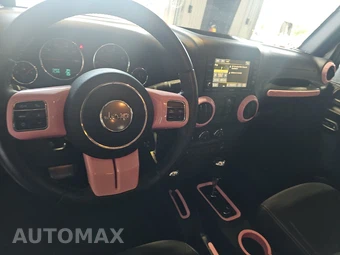 2016 Jeep Wrangler Unlimited Sahara - miniatura 11