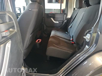 2016 Jeep Wrangler Unlimited Sahara - miniatura 13