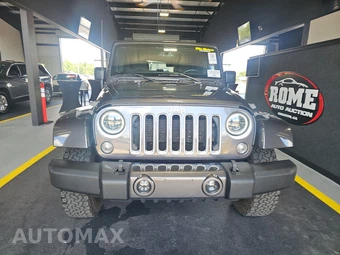2016 Jeep Wrangler Unlimited Sahara - miniatura 2