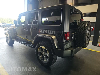 2016 Jeep Wrangler Unlimited Sahara - miniatura 6