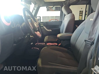 2016 Jeep Wrangler Unlimited Sahara - miniatura 7