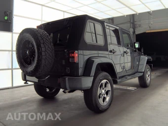2016 Jeep Wrangler Unlimited Sahara - miniatura 4