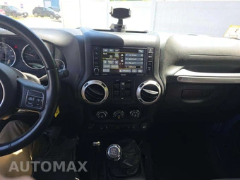2016 Jeep Wrangler Unlimited Sahara - miniatura 10