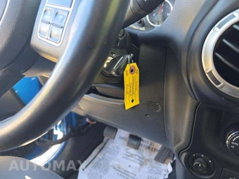 2016 Jeep Wrangler Unlimited Sahara - miniatura 8