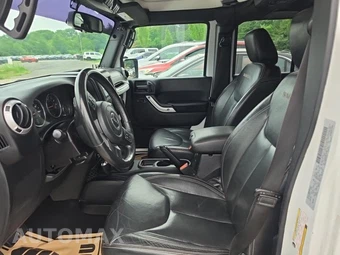 2016 Jeep Wrangler Unlimited Sahara - miniatura 13