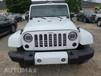 2016 Jeep Wrangler Unlimited Sahara - miniatura 2