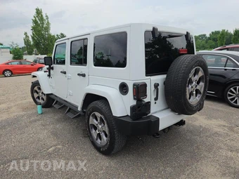 2016 Jeep Wrangler Unlimited Sahara - miniatura 6