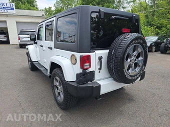 2016 Jeep Wrangler Unlimited Sahara - miniatura 2