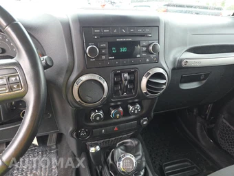 2016 Jeep Wrangler Unlimited Sport - miniatura 11