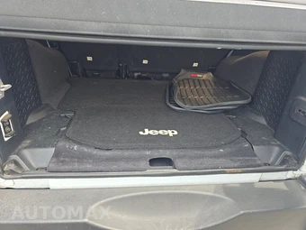 2016 Jeep Wrangler Unlimited Sport - miniatura 17